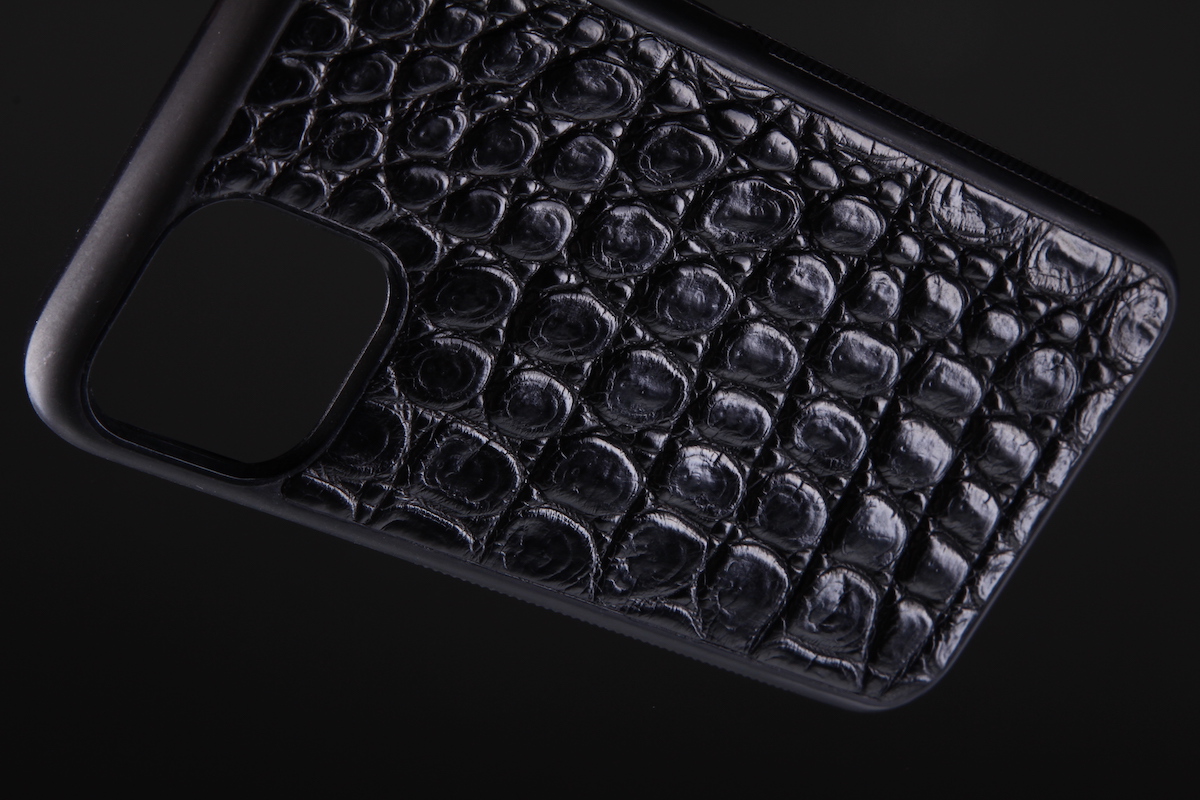 Чехол на любую модель iPhone из кожи крокодила