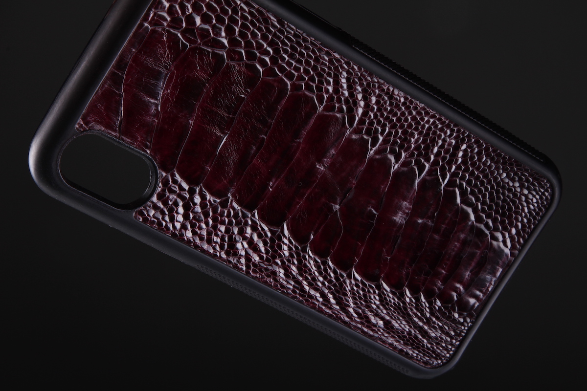 Чехол для любой модели iPhone из кожи страуса