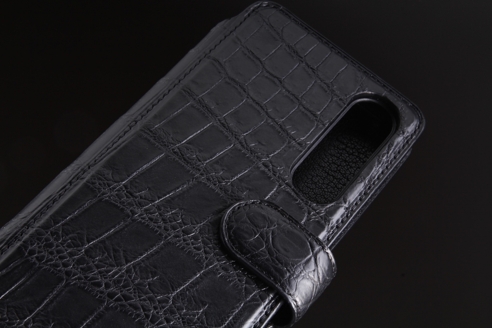 Чехол-книжка для iPhone/Samsung/Sony/Honor из кожи крокодила Kansory