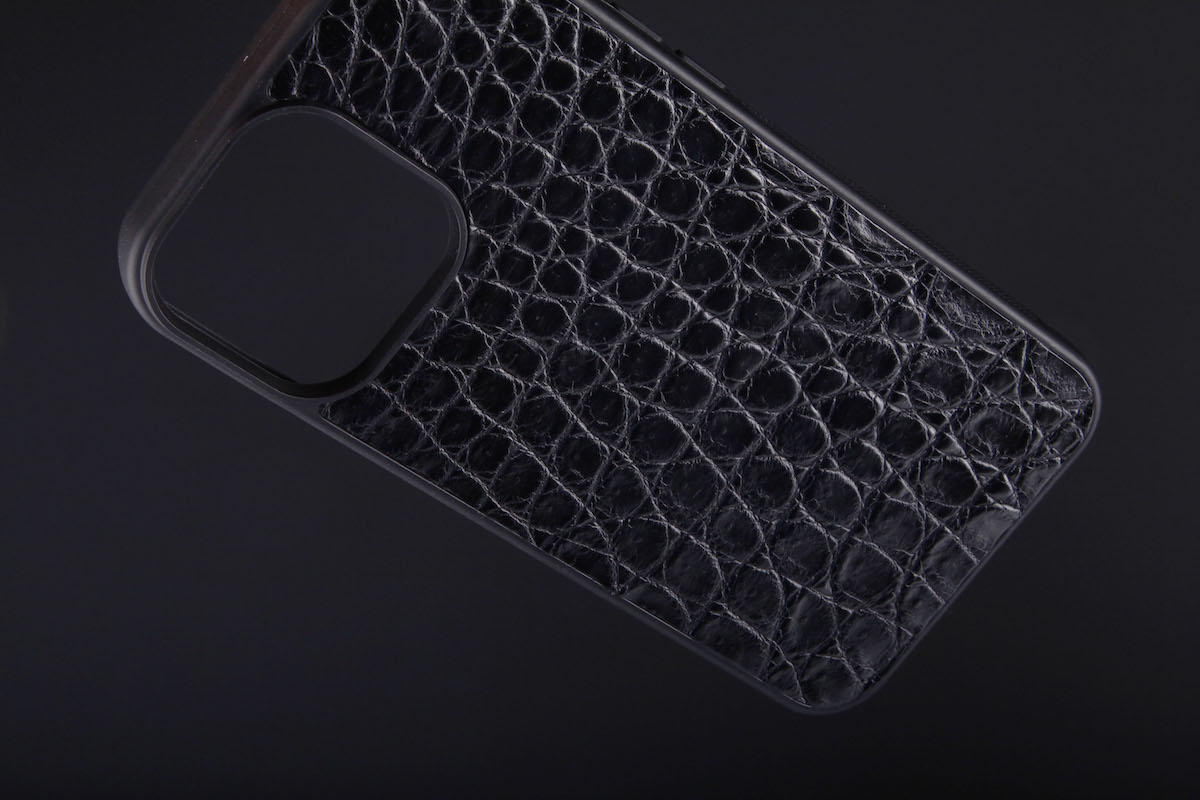 Чехол на любую модель iPhone из кожи крокодила