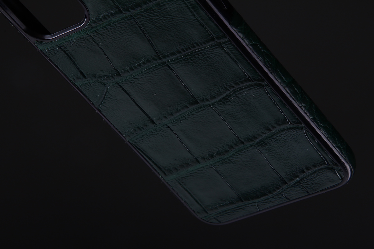 Чехол на любую модель iPhone из кожи крокодила
