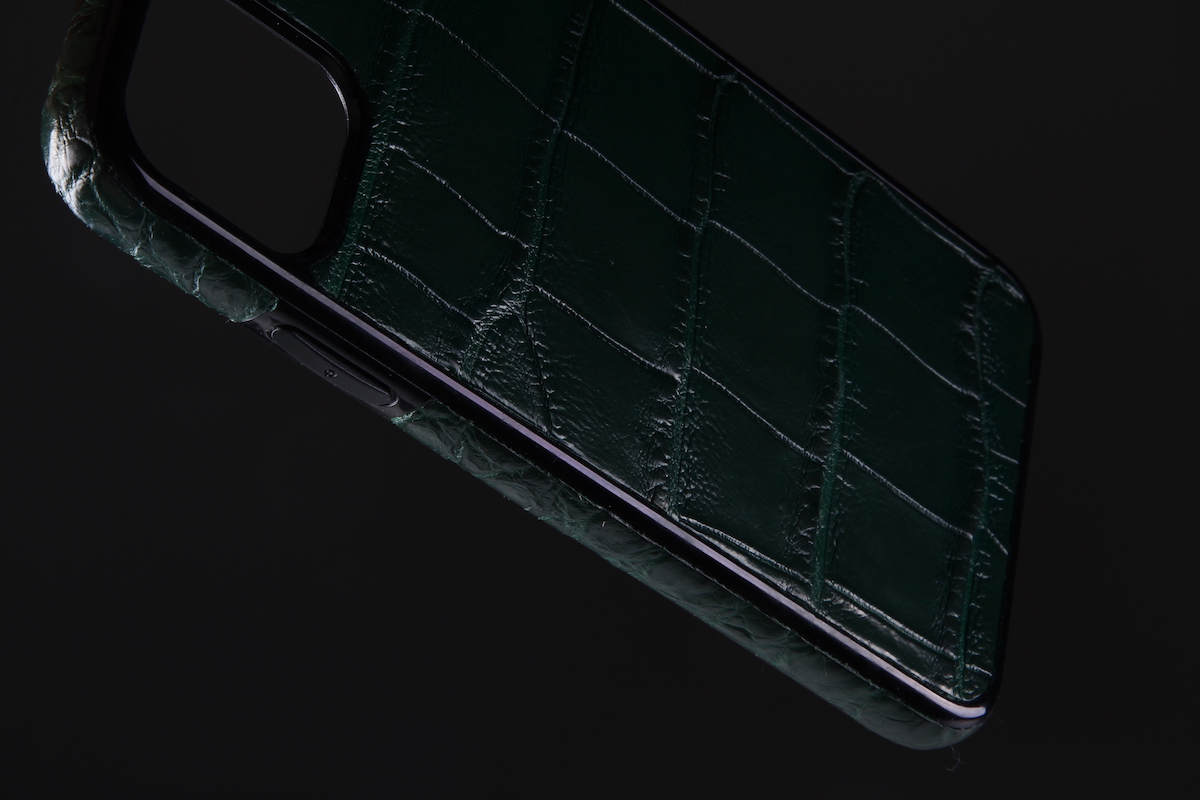 Чехол на любую модель iPhone из кожи крокодила
