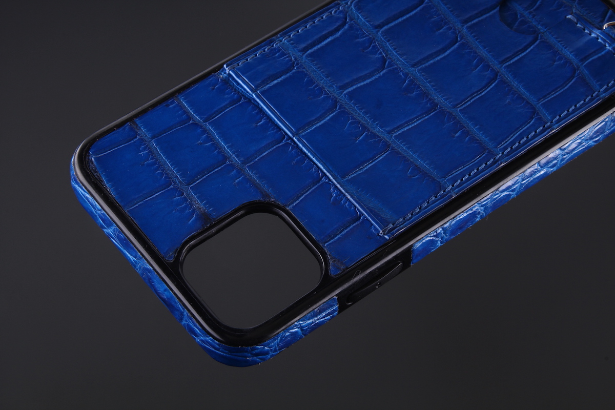 Чехол на любую модель iPhone из кожи крокодила