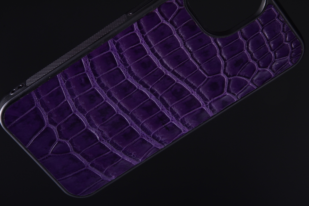 Чехол на любую модель iPhone из кожи крокодила