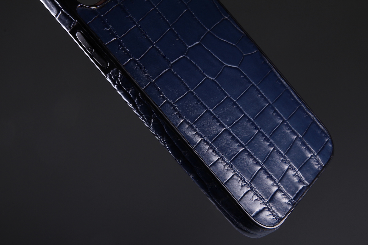 Чехол на любую модель iPhone из кожи крокодила