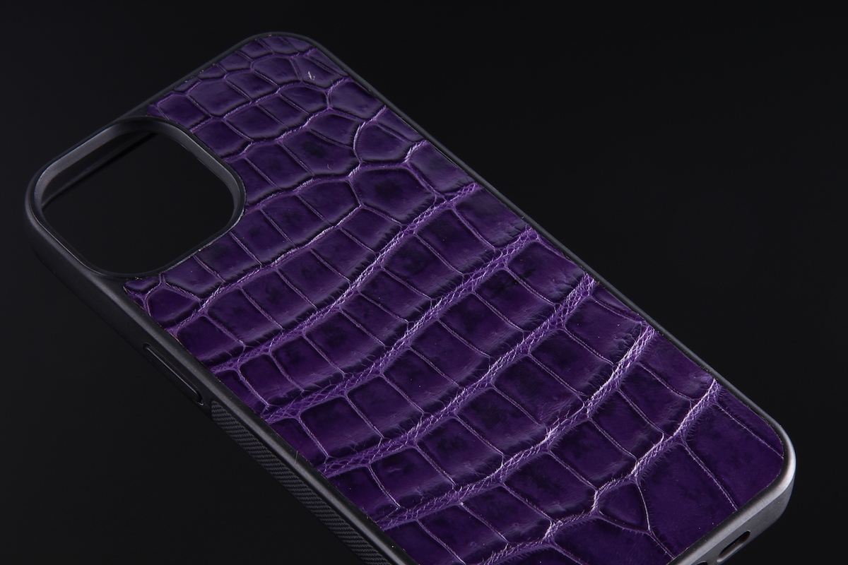 Чехол на любую модель iPhone из кожи крокодила