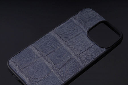 Чехол на любую модель iPhone из кожи крокодила