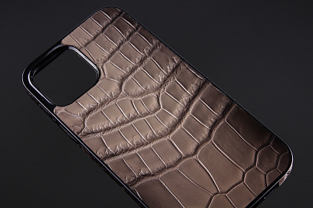 Чехол на любую модель iPhone из кожи крокодила