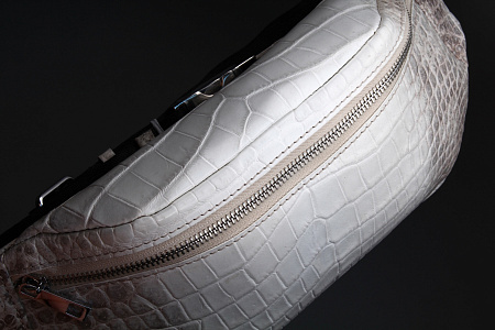 Сумка из кожи крокодила