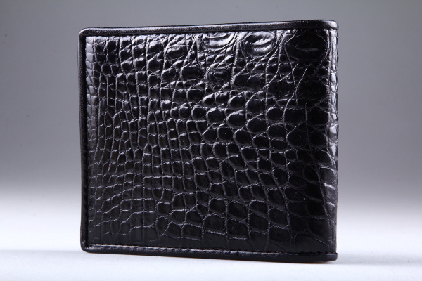 Бумажник из кожи крокодила, повышенной вместимости Бумажник из кожи крокодила, повышенной вместимости