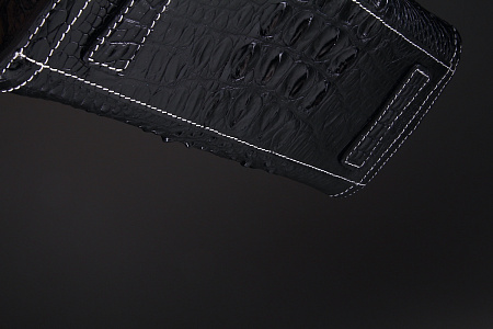 Сумка из кожи крокодила, middle
