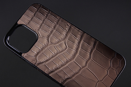 Чехол на любую модель iPhone из кожи крокодила