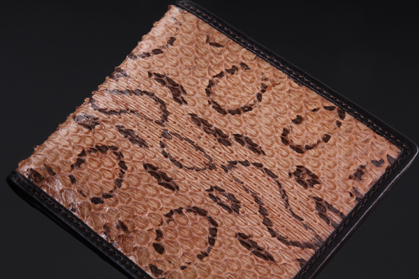 Портмоне из кожи змеи Портмоне из кожи змеи