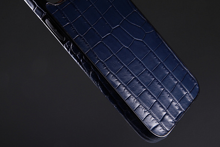 Чехол на любую модель iPhone из кожи крокодила